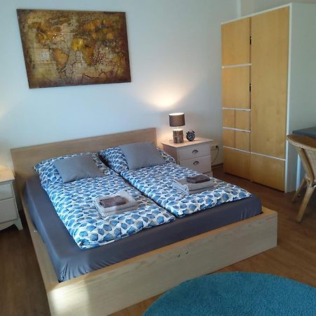 Villa Haus Im Gruenen à Bornheim  Extérieur photo