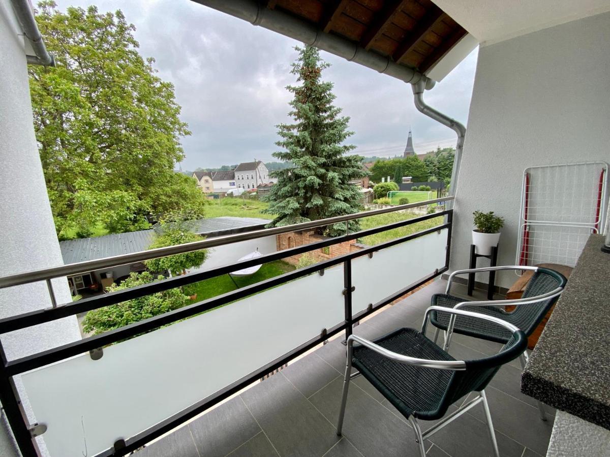 Villa Haus Im Gruenen à Bornheim  Extérieur photo