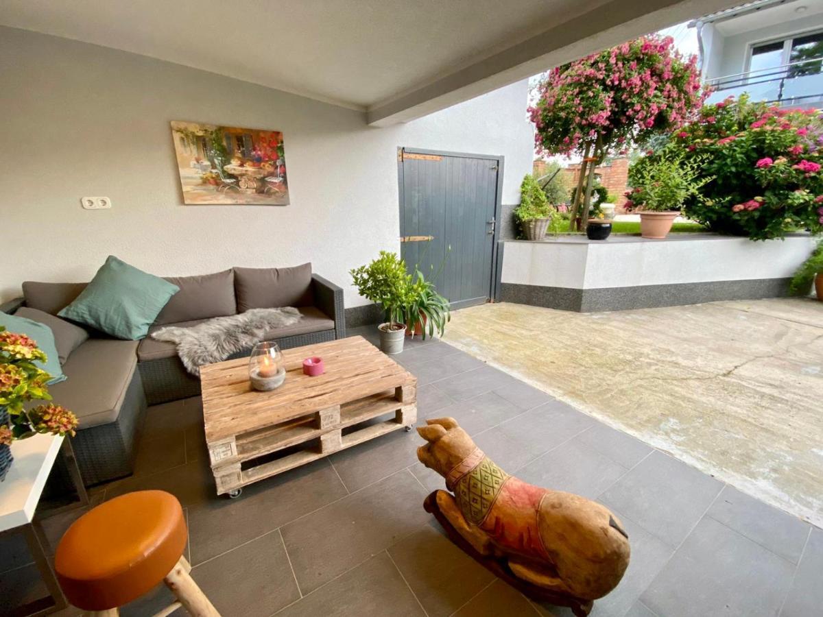 Villa Haus Im Gruenen à Bornheim  Extérieur photo